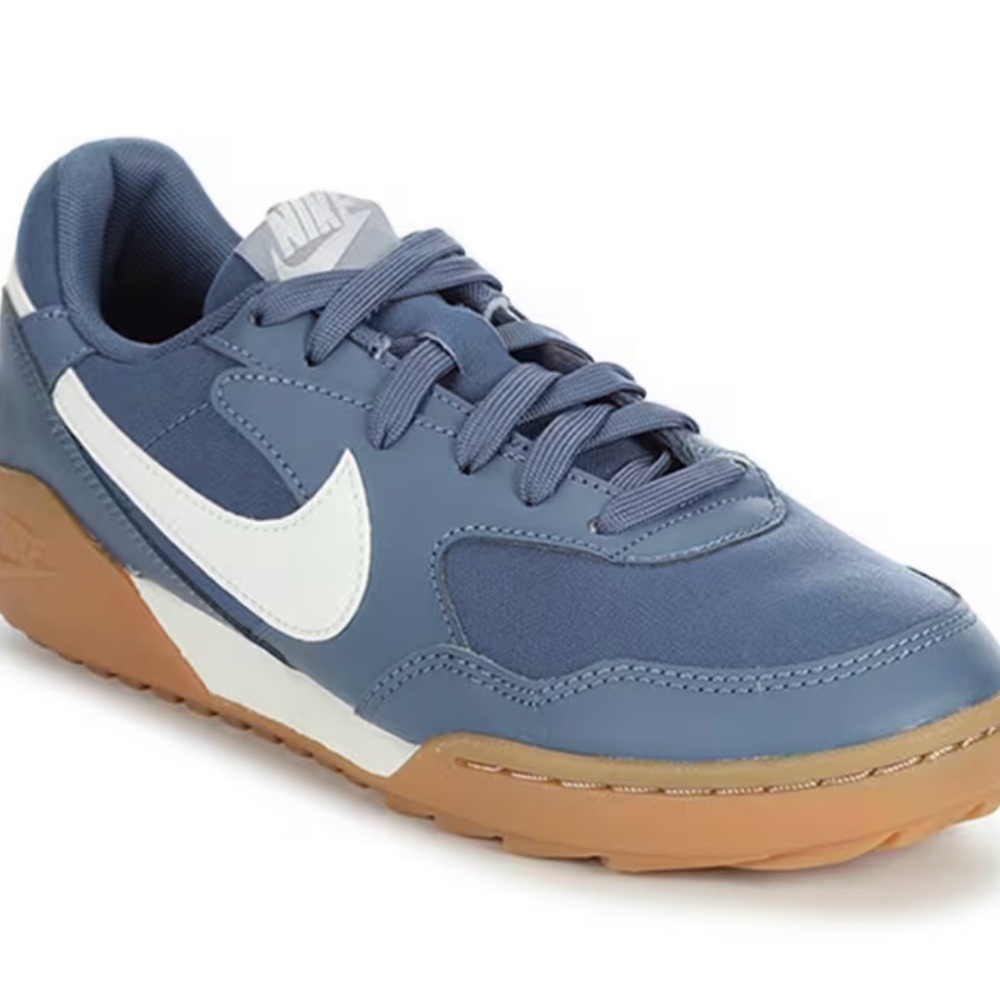 NWOT Women’s Nike Terra Manta Sneaker Blue / Sail / Brown Size 8
